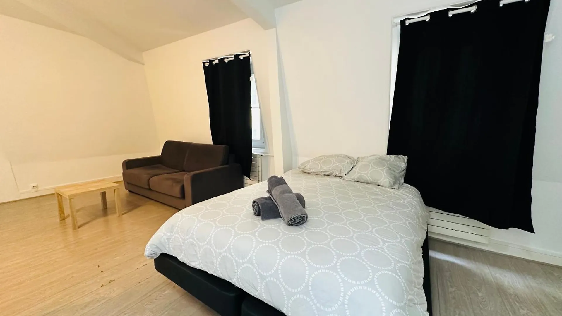 Spacieuses Flats Montaigne Champs Elysee