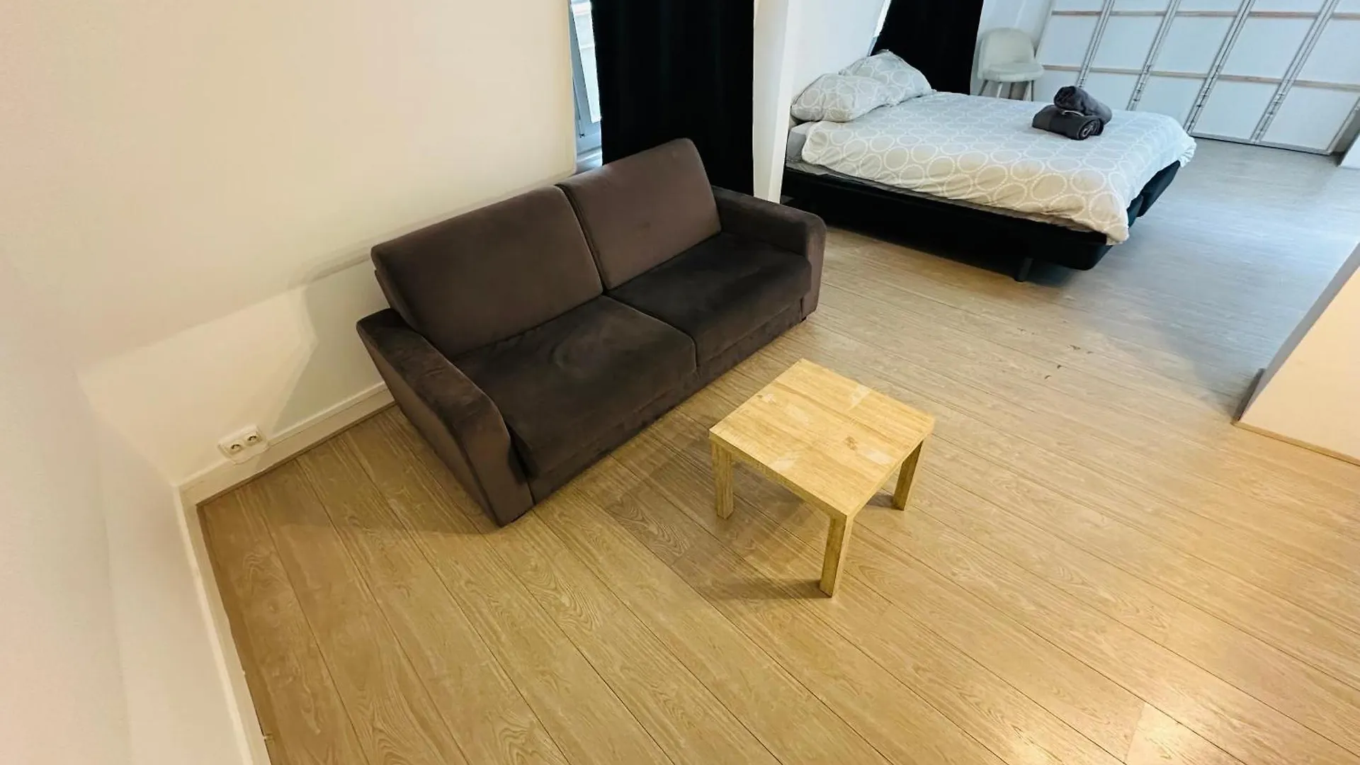 Spacieuses Flats Montaigne Champs Elysee Paris